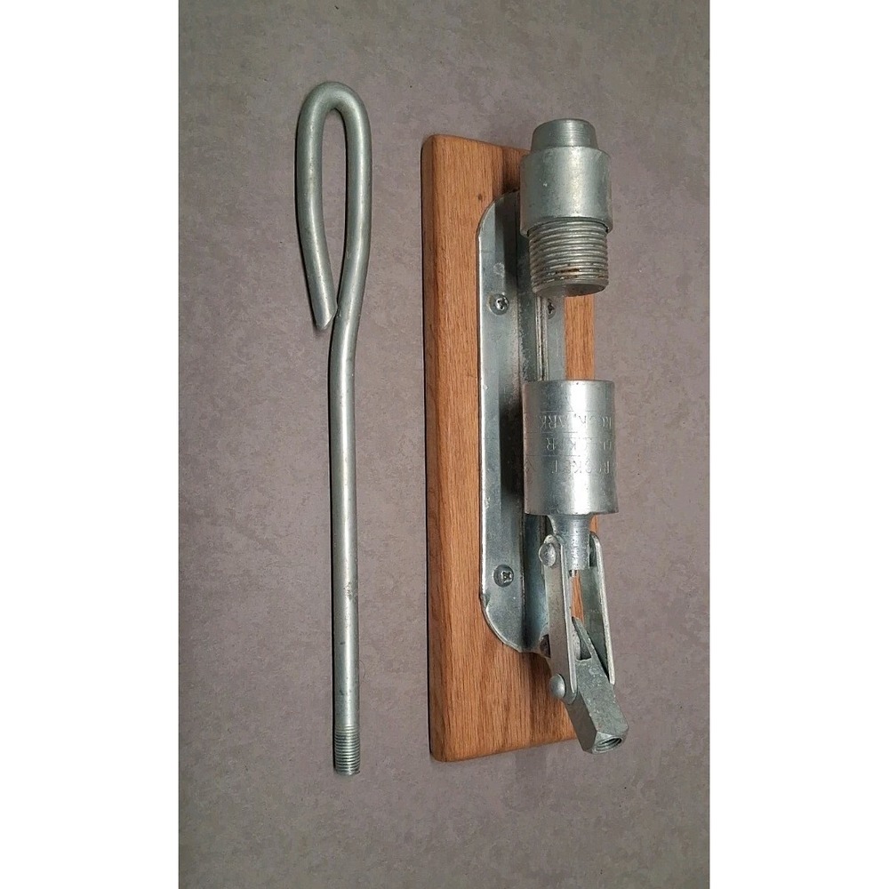 Vintage Reed Rocket Nut Cracker 1950's Model R-300 - Picture 3 of 6